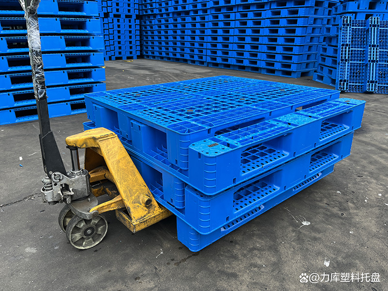 內(nèi)行人告訴你:塑料托盤的幾個(gè)優(yōu)點(diǎn)!